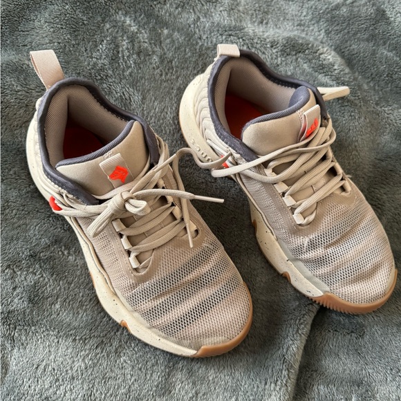 adidas Trae Unlimited "Wonder Beige/Grey Five/Wonder White" basketball shoes - Picture 15 of 16